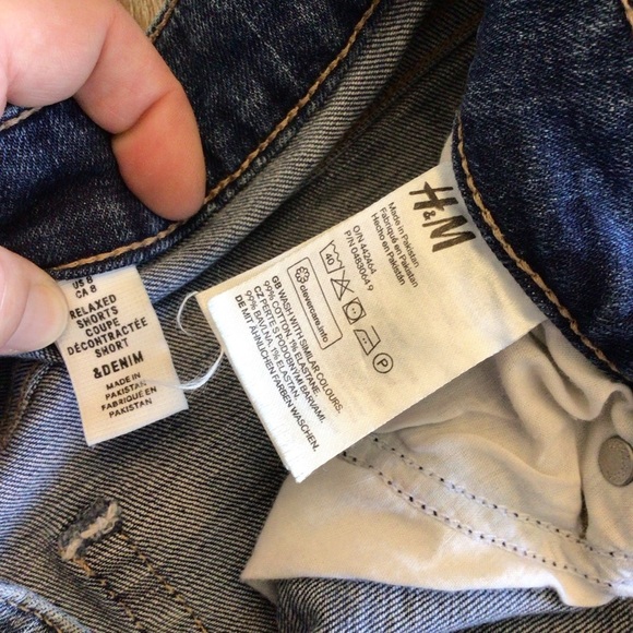 H&M Medium Wash Cuffed Hem Stretch Denim Shorts Size 8 - Picture 4 of 4